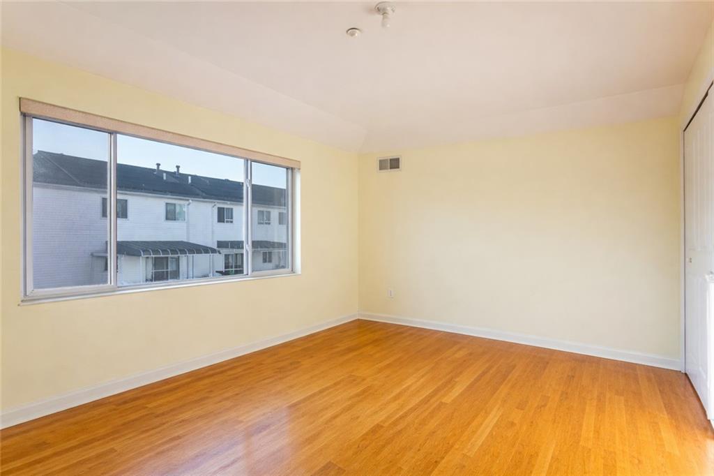 69 Alex Circle, Staten  Island, New York, 10305 image 25