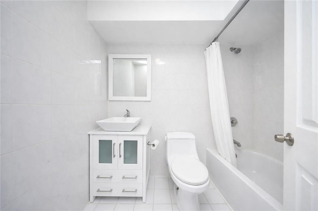 25 Amazon Court, Staten  Island, New York, 10304 image 17