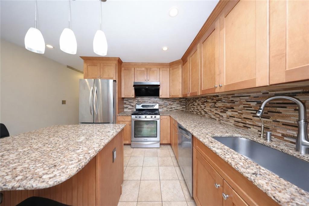25 Amazon Court, Staten  Island, New York, 10304 image 9