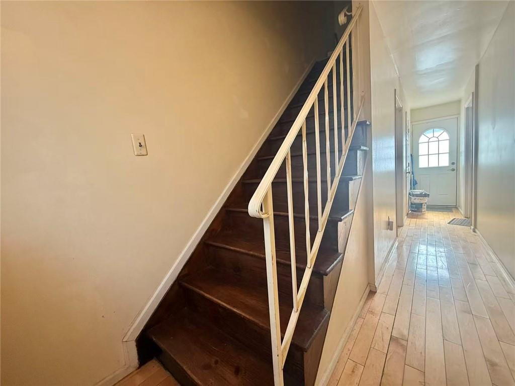 4 Cliff Court, Staten  Island, New York, 10305 image 11