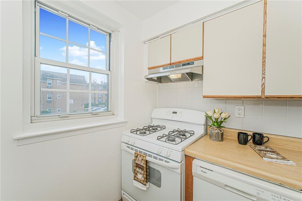 414 Maryland Avenue 2A, Staten  Island, New York, 10305 image 16