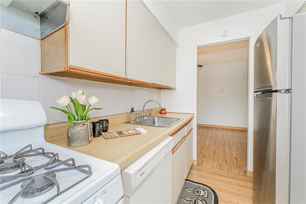414 Maryland Avenue 2A, Staten  Island, New York, 10305 image 17