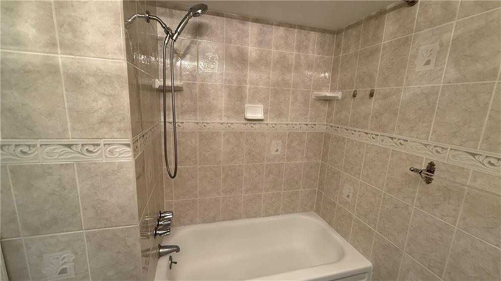 94 North Drive 1, Staten  Island, New York, 10305 image 16