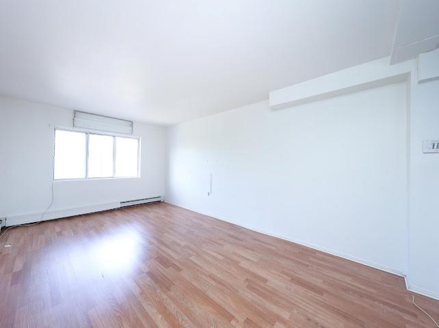 200 Sand Lane, Staten  Island, New York, 10305 image 13