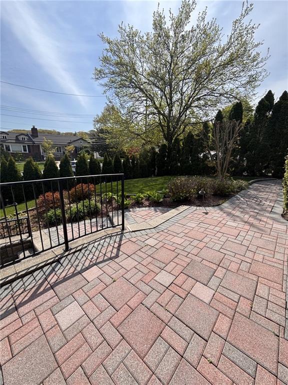 27 Witteman Place, Staten  Island, New York, 10301 image 6