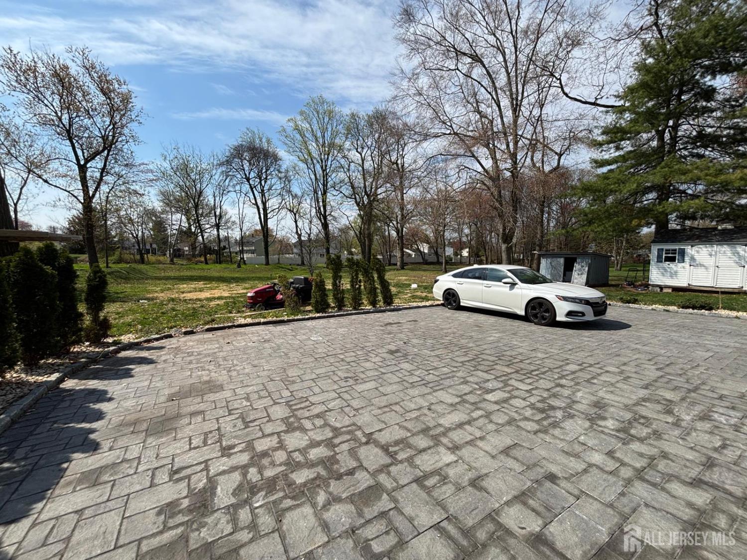 929 Franklin Avenue Image 2