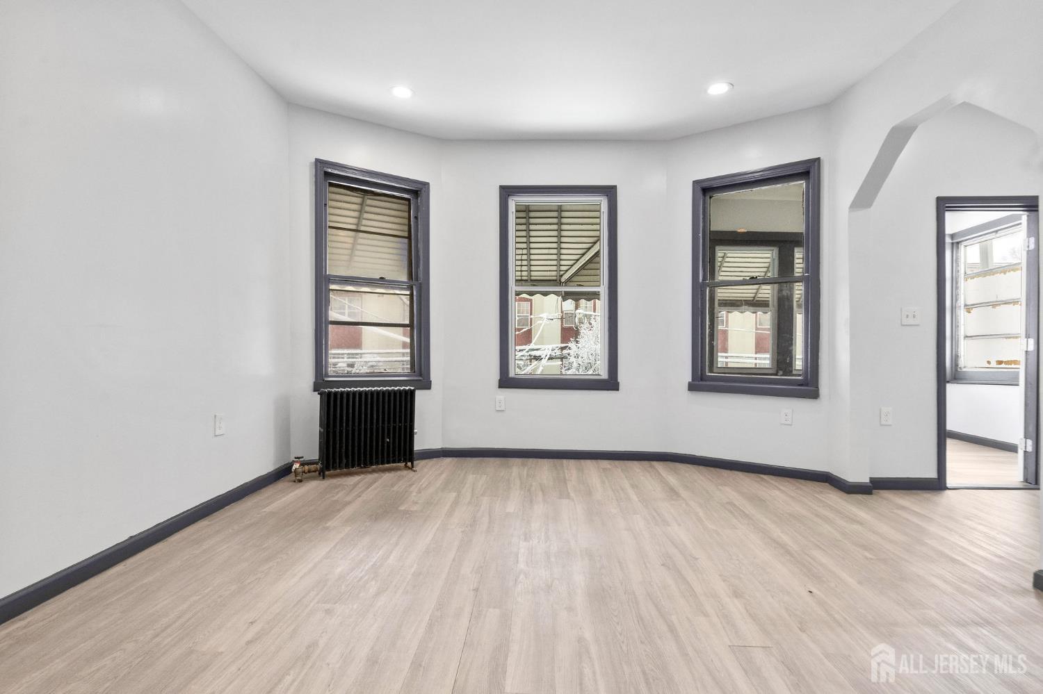 211 N 13th Street, Newark, NJ, 07107 image 16