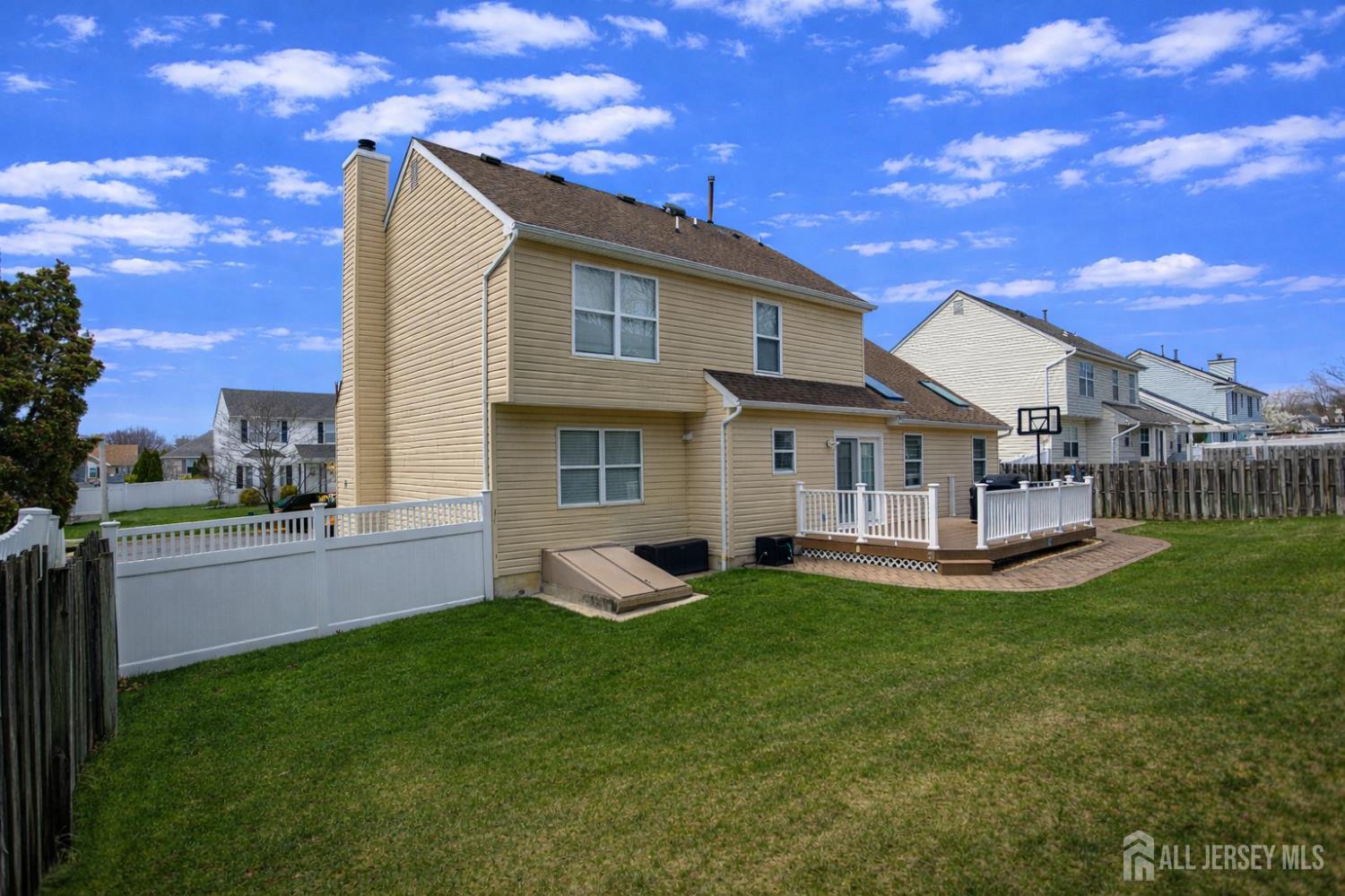 120 Bissett Street Image 3