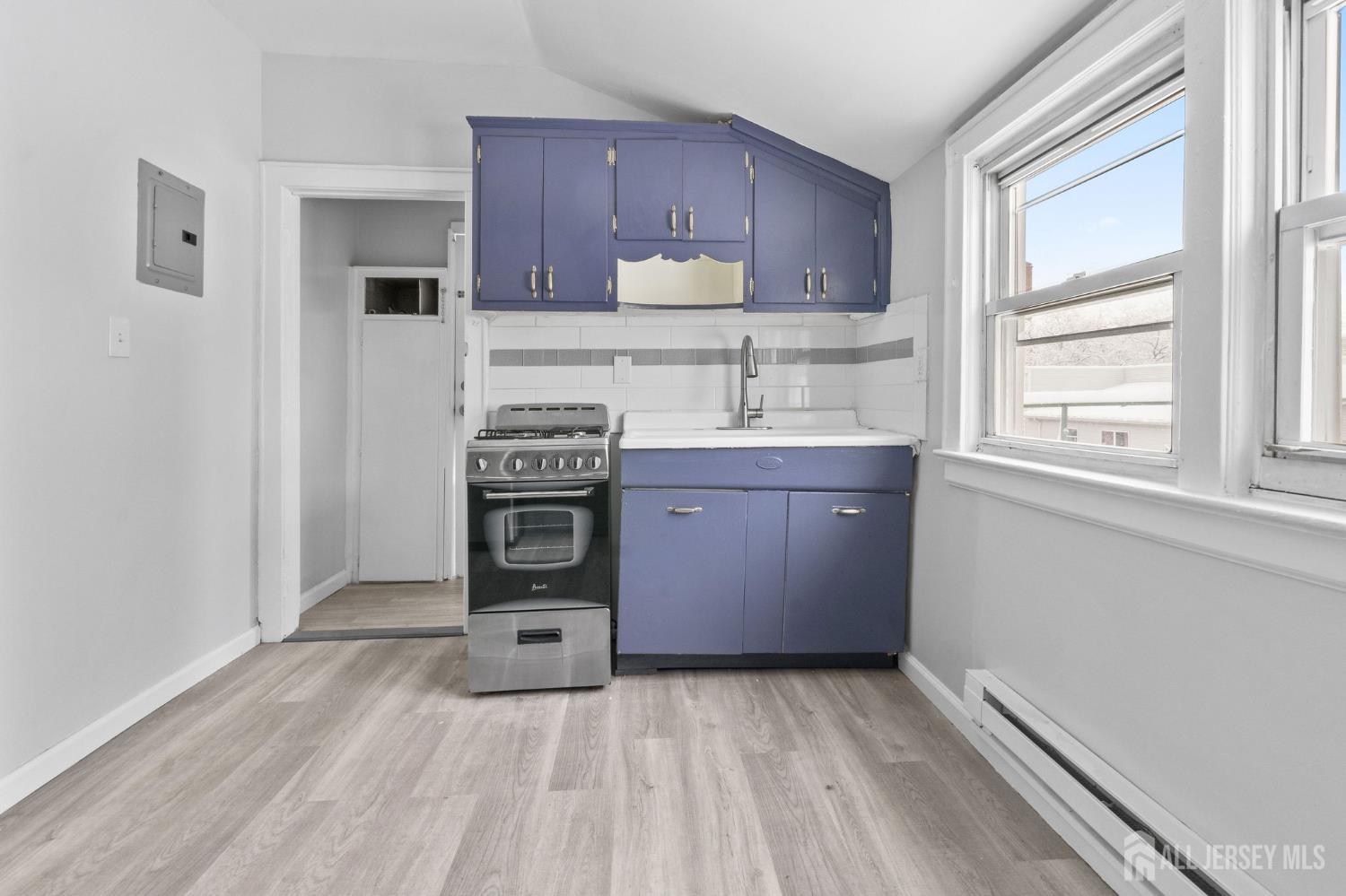 211 N 13th Street, Newark, NJ, 07107 image 31