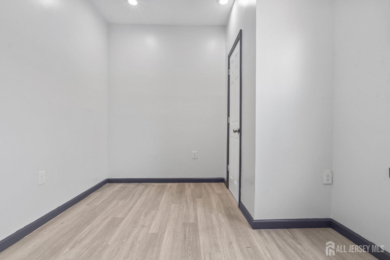 211 N 13th Street, Newark, NJ, 07107 image 11