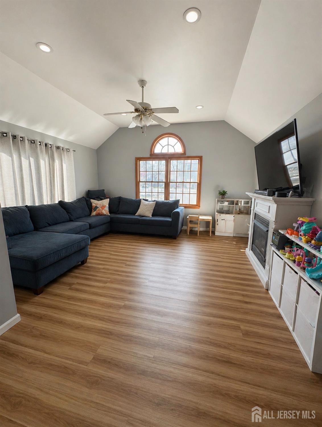 13 W Park Avenue Image 3