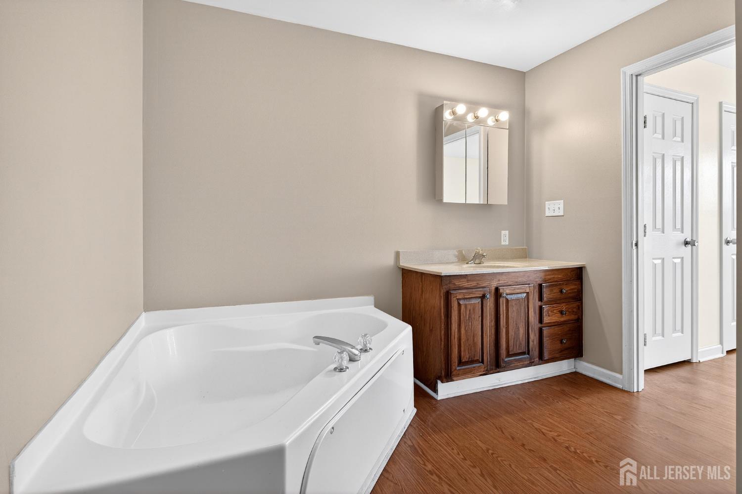 977 Cox Road, North Brunswick, NJ, 08902 image 13