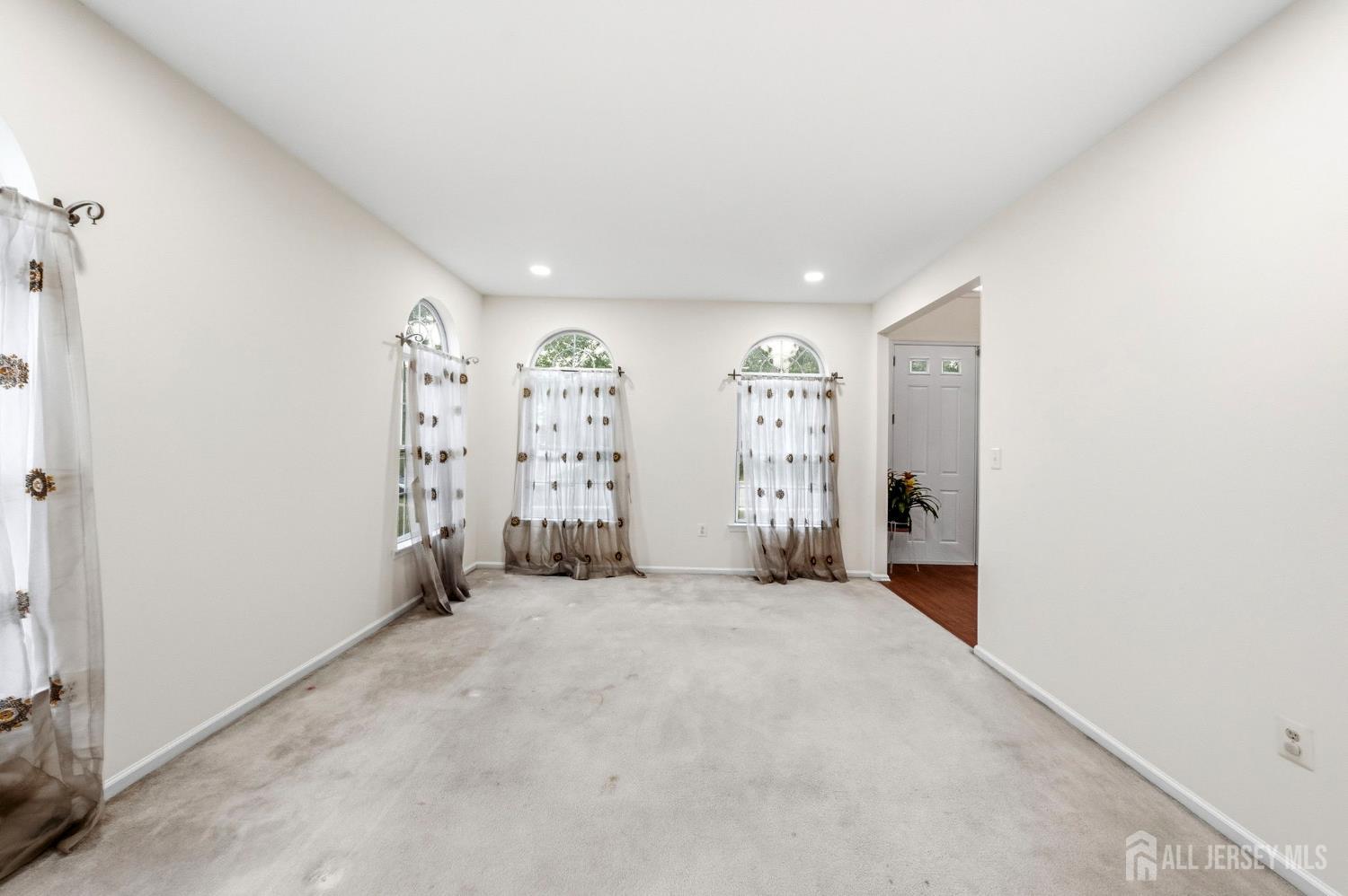 10 Julie Court, Franklin, NJ, 08873 image 13