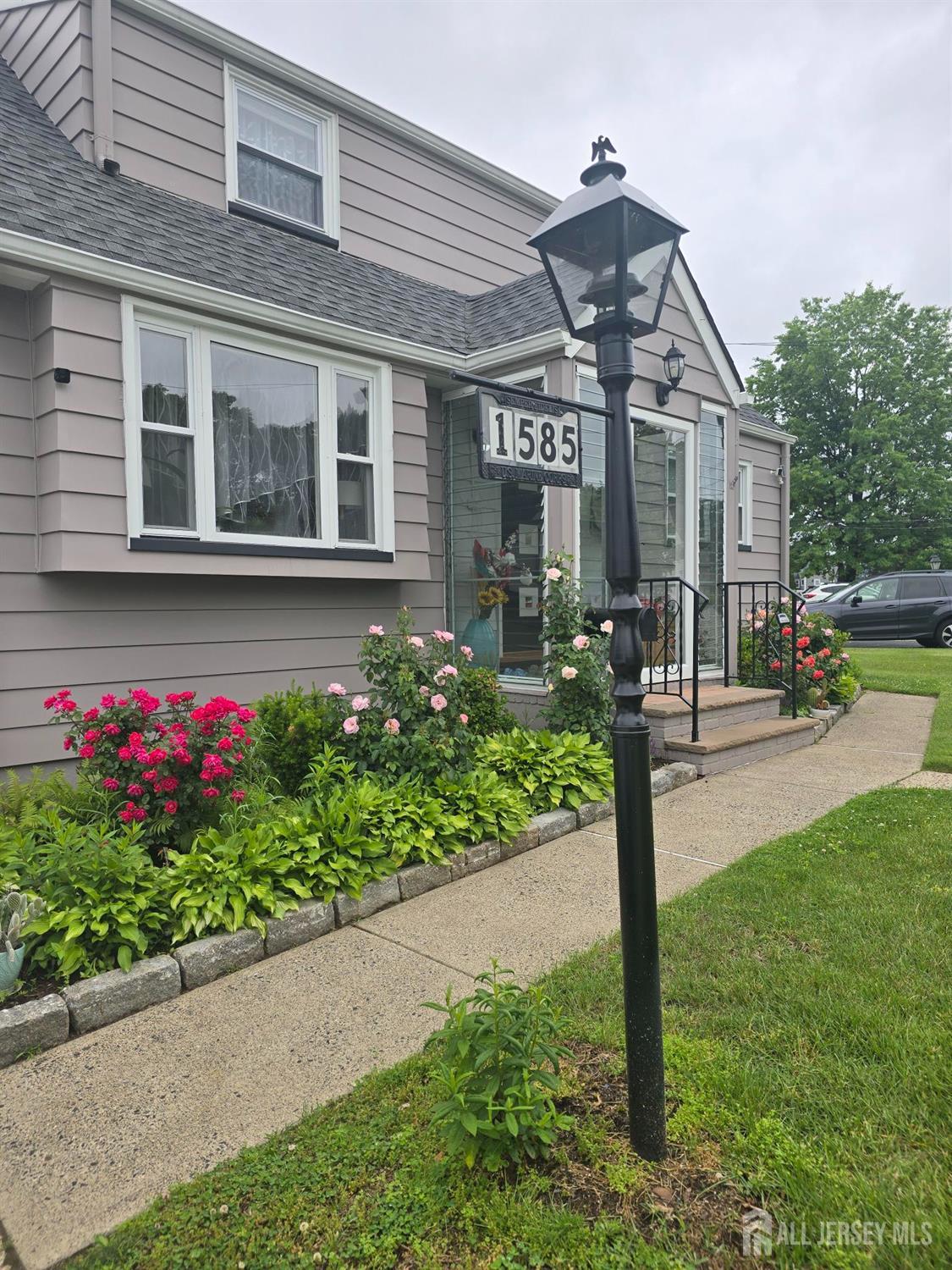 1585 Barton Road Image 3