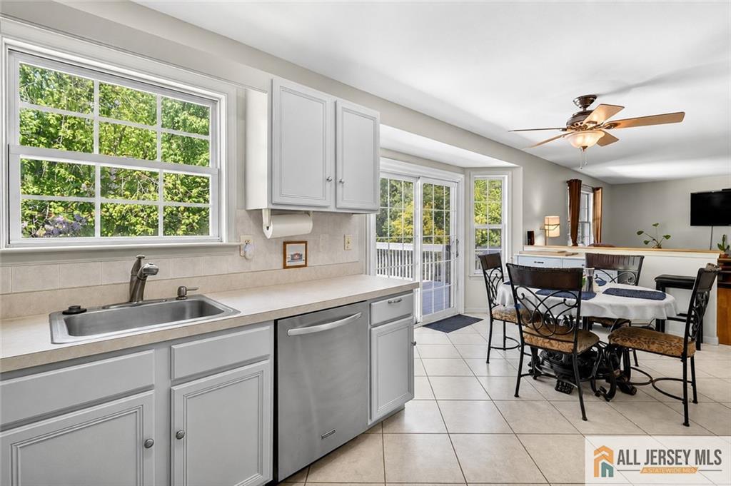 28 Glynn Court, NJ, 08859 image 16