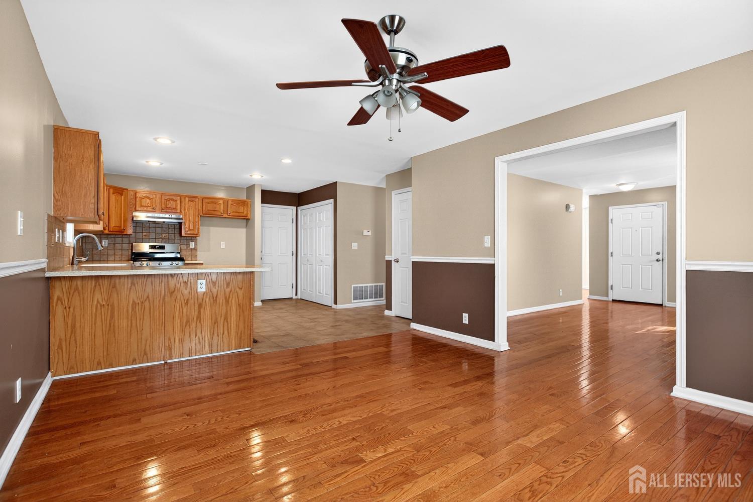 977 Cox Road, North Brunswick, NJ, 08902 image 22