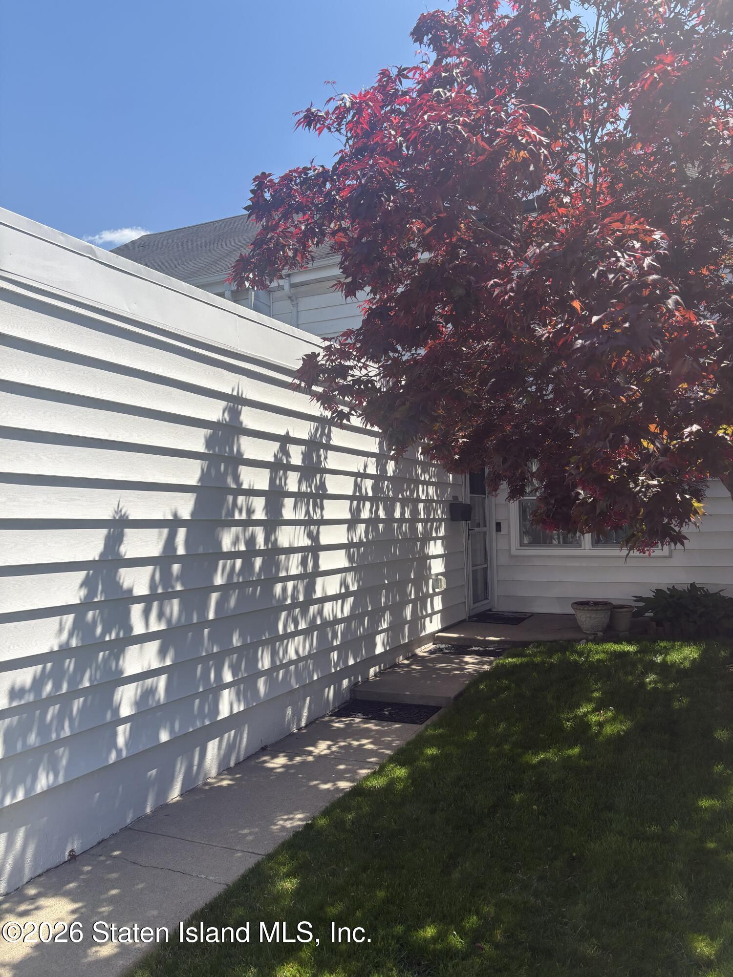 93 Hampton Green, Staten Island, NY, 10312