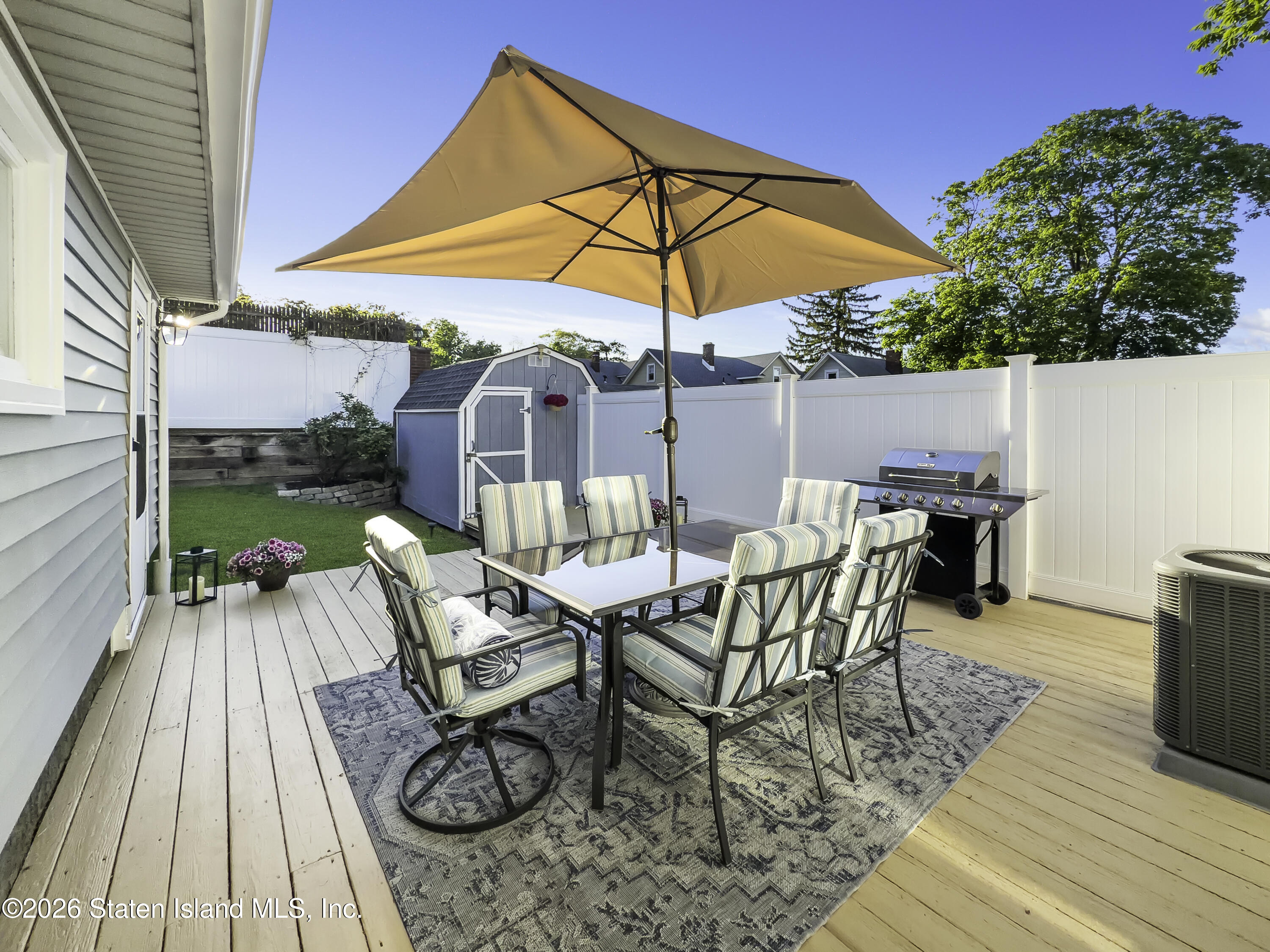 24 Duer Lane, Staten Island, NY, 10301 image 32