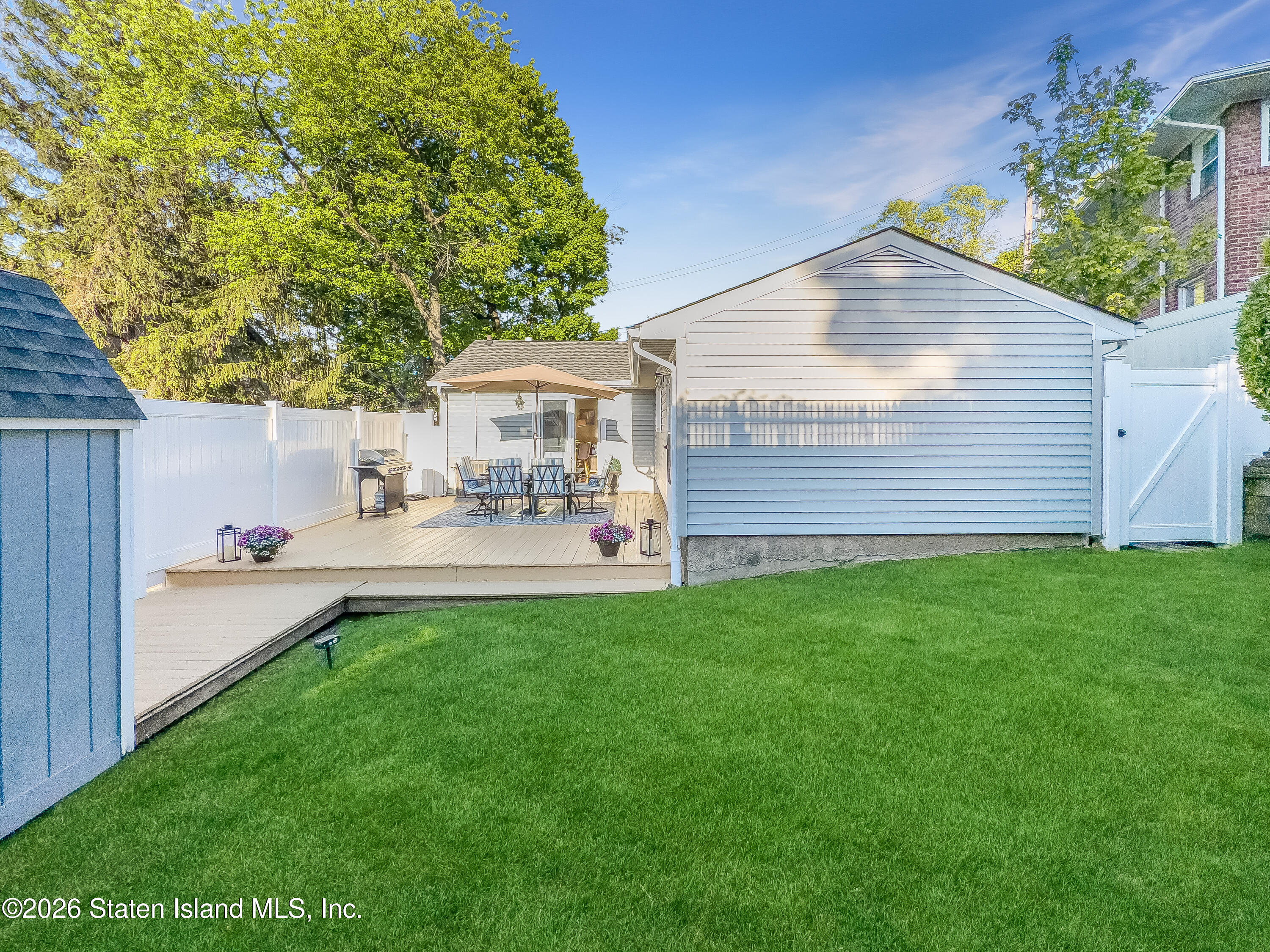 24 Duer Lane, Staten Island, NY, 10301 image 35