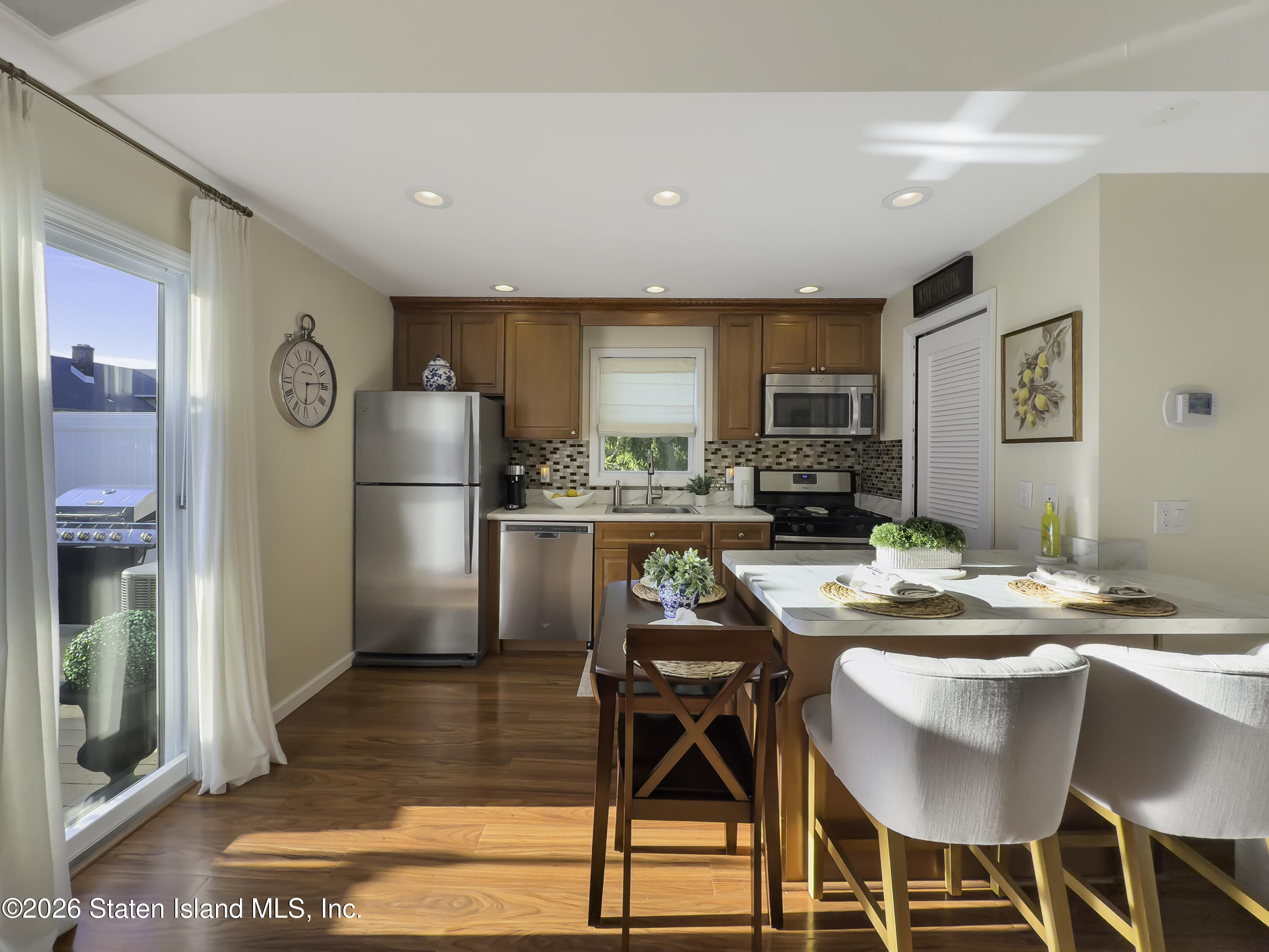 24 Duer Lane, Staten Island, NY, 10301 image 14