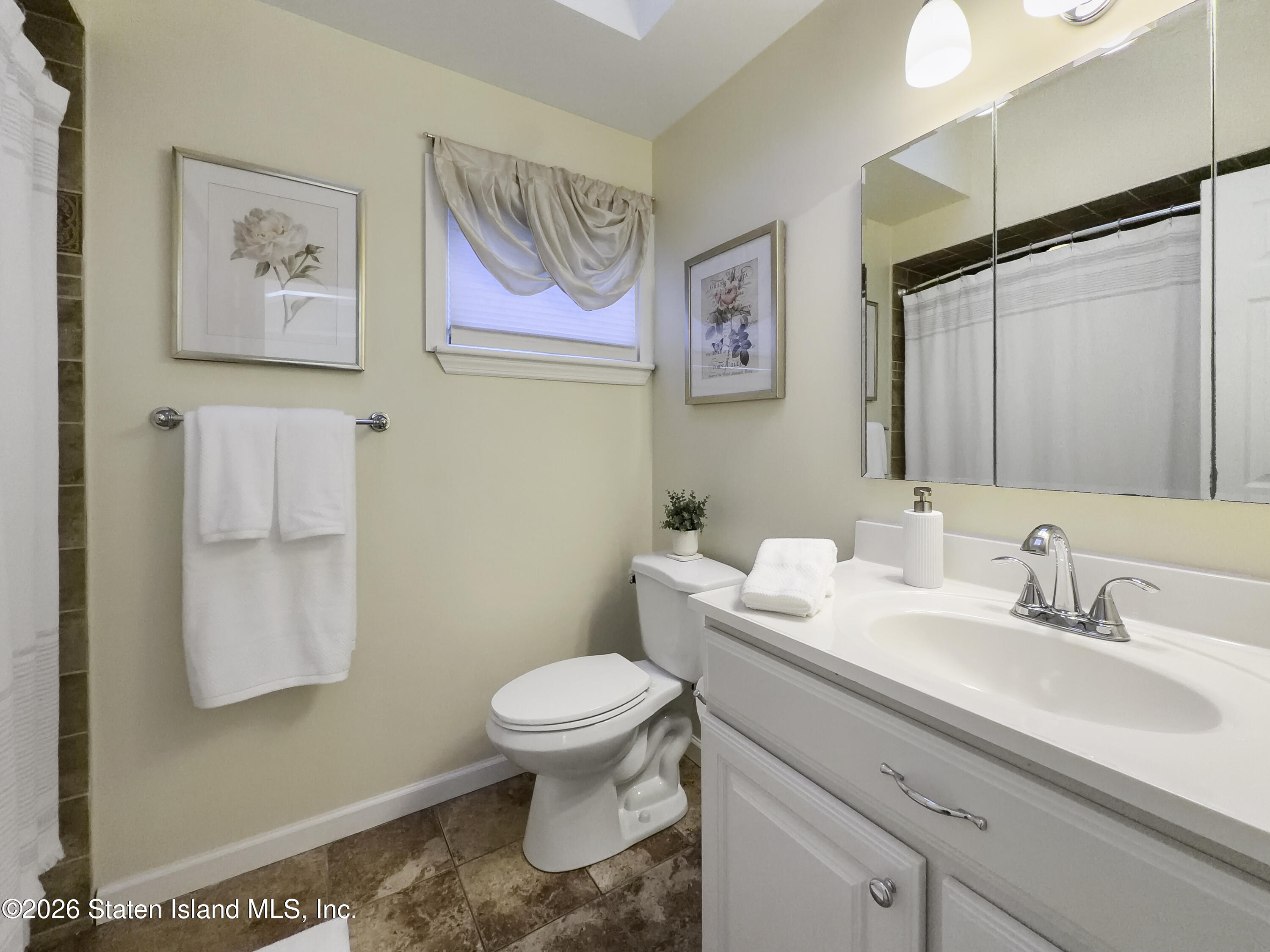 24 Duer Lane, Staten Island, NY, 10301 image 20