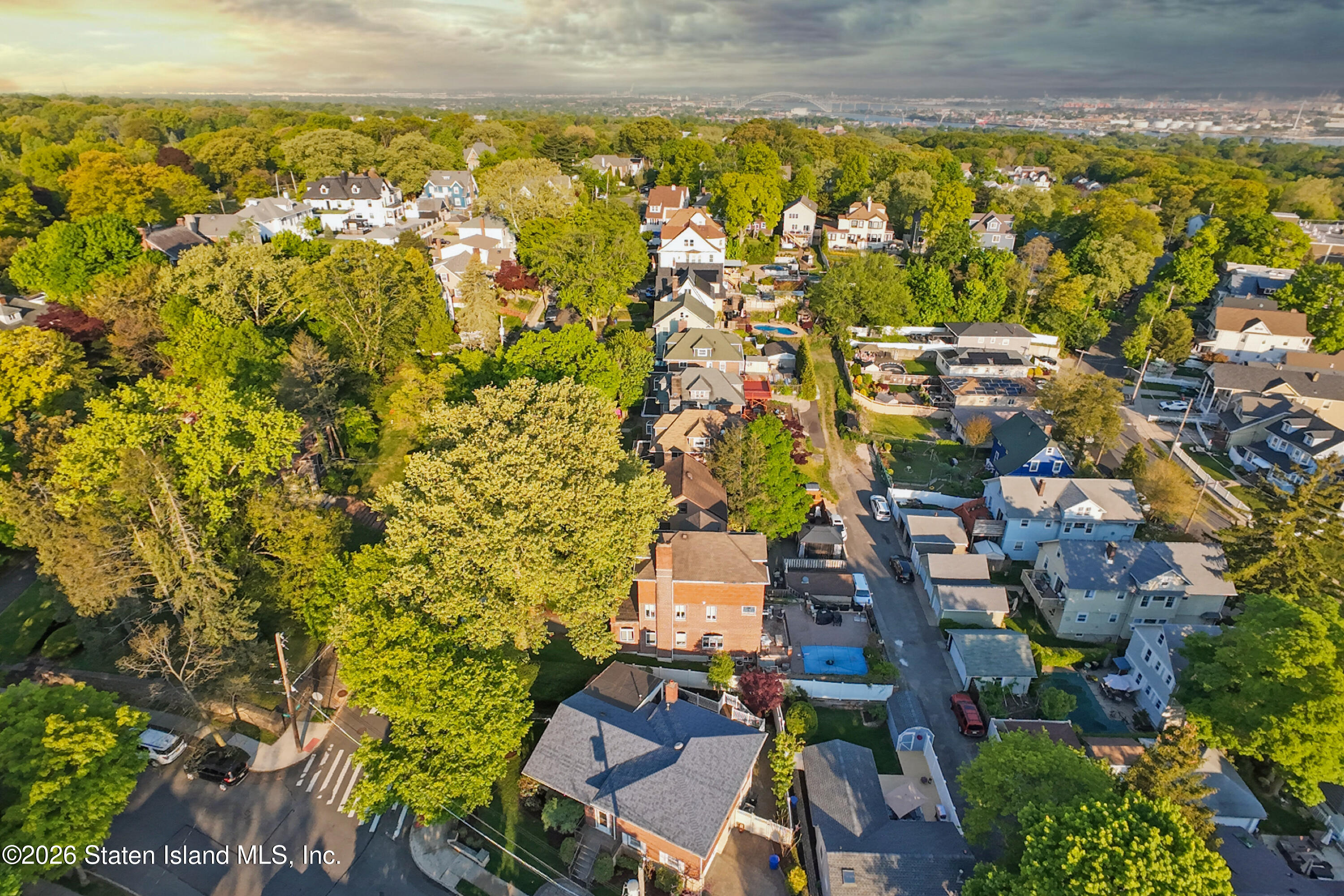 24 Duer Lane, Staten Island, NY, 10301 image 40