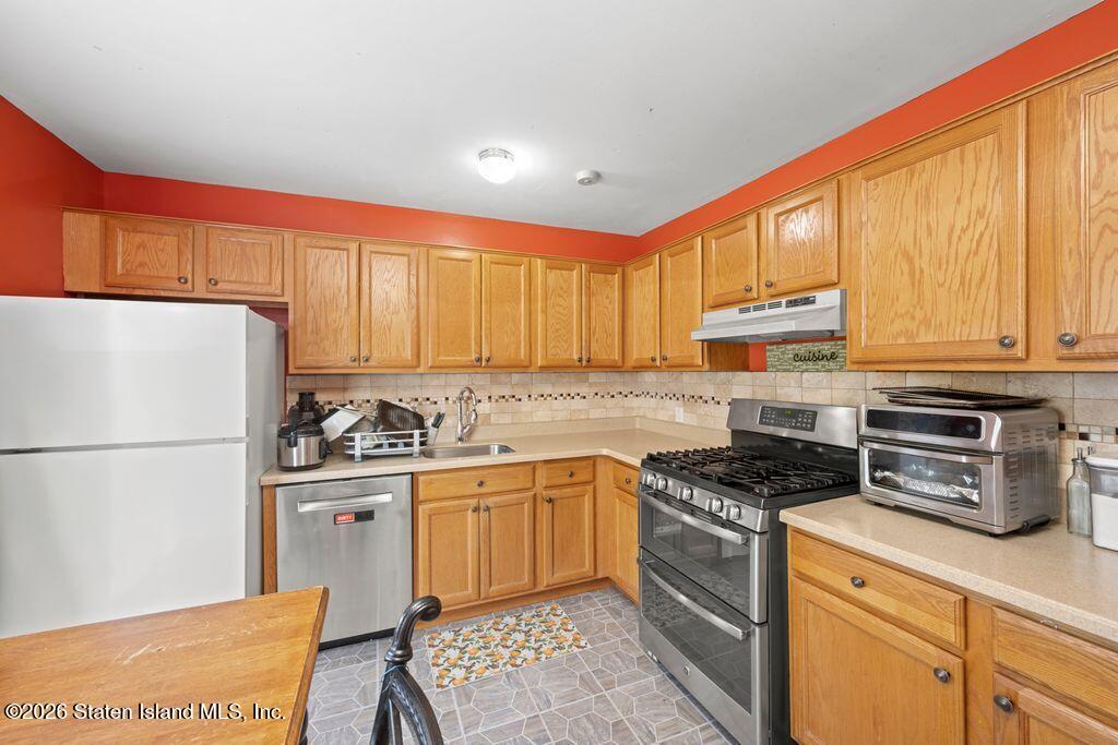 84 Long Pond Lane, Staten Island, NY, 10304 image 10