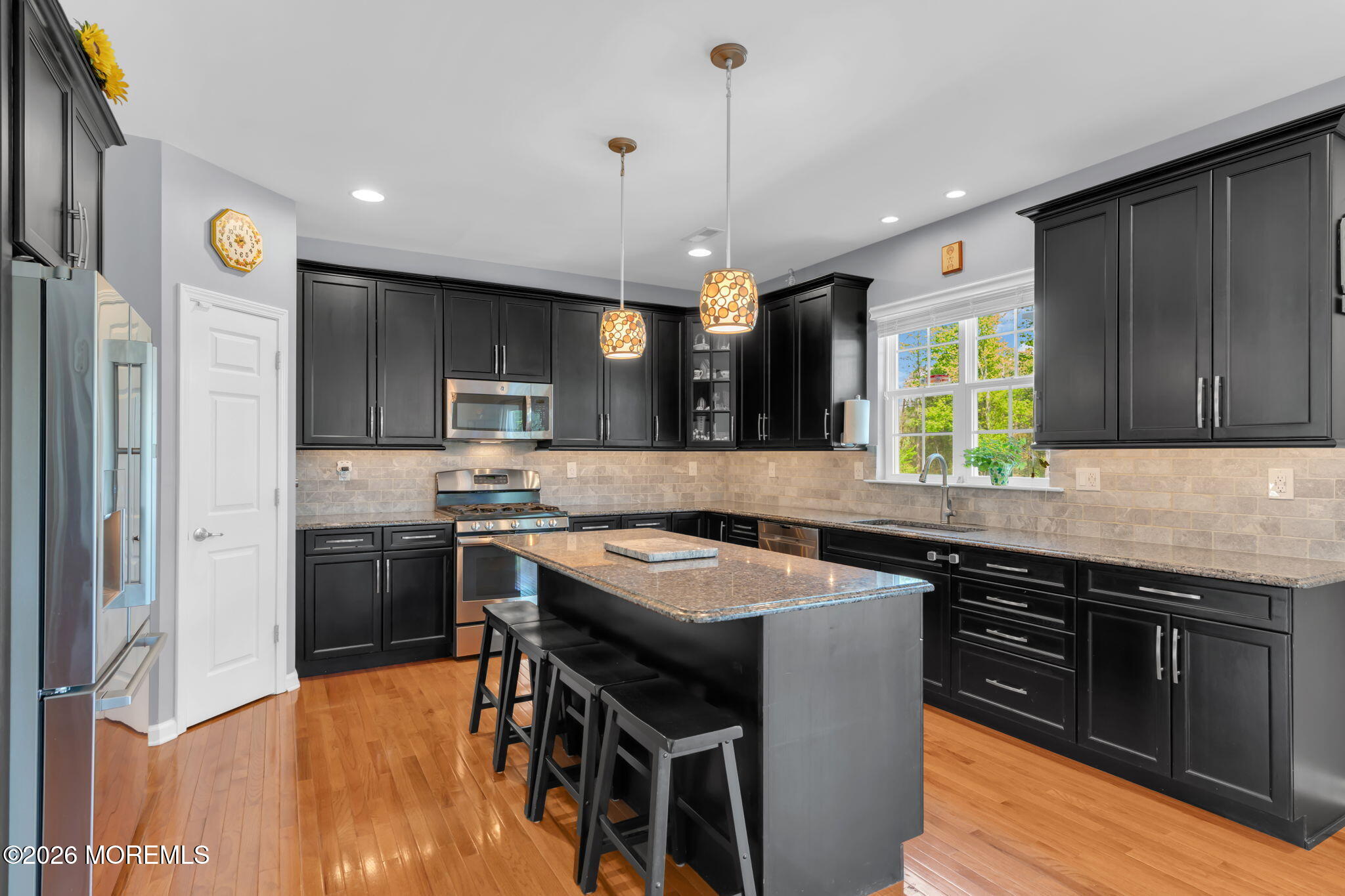 8 Parkside Drive Image 5