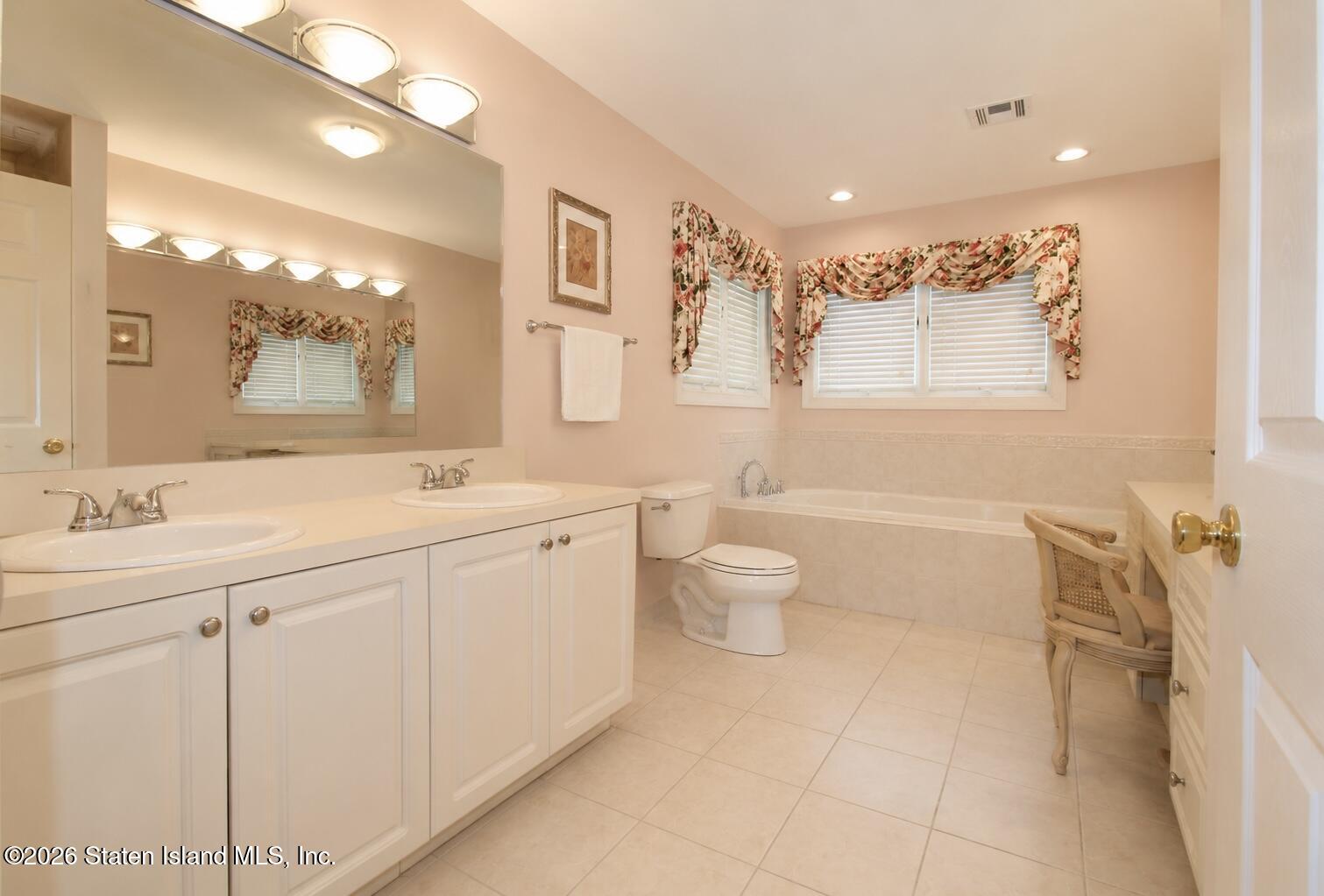 58 Michael Loop, Staten Island, NY, 10301 image 28