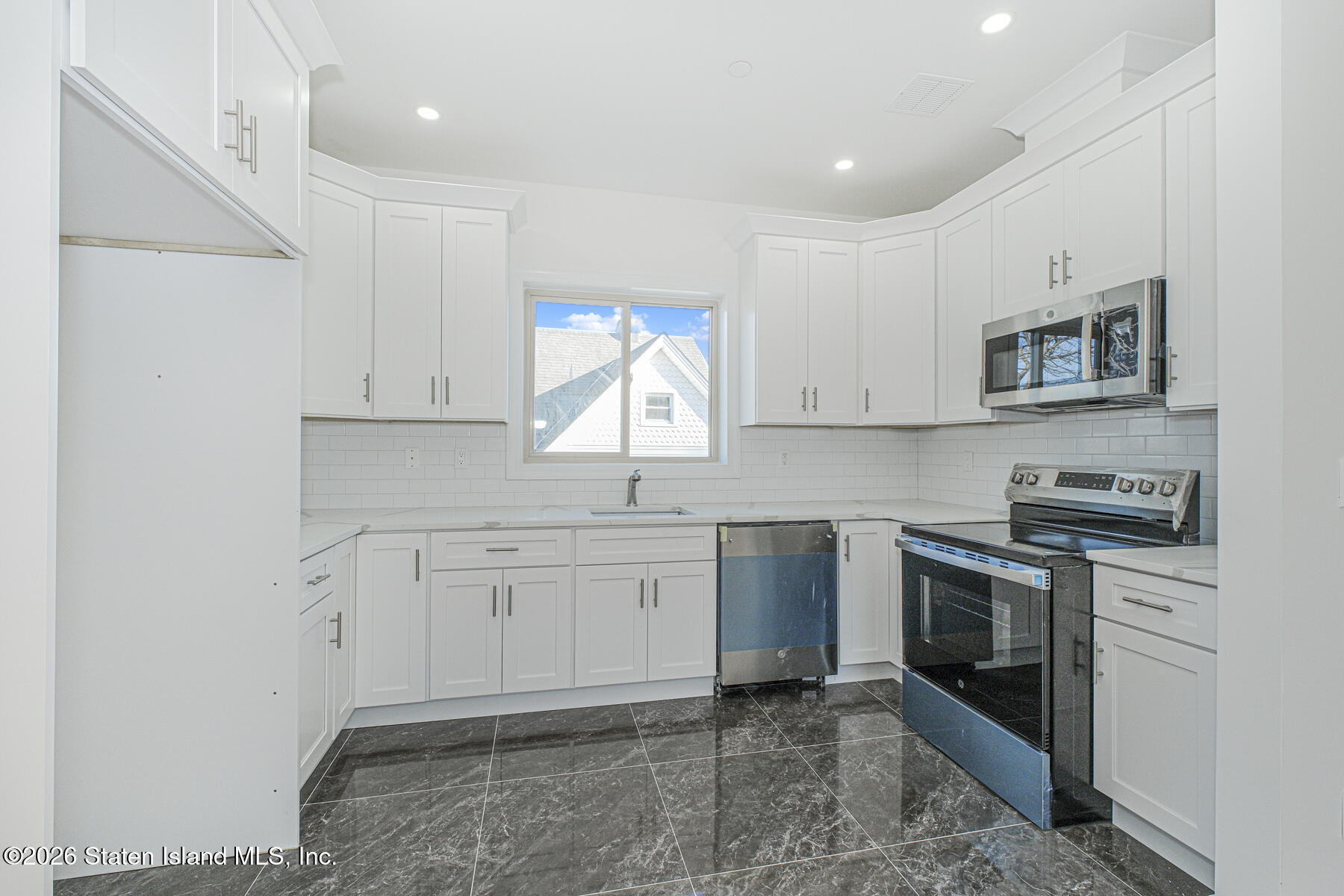 16 Church Avenue, Staten Island, NY, 10314 image 8