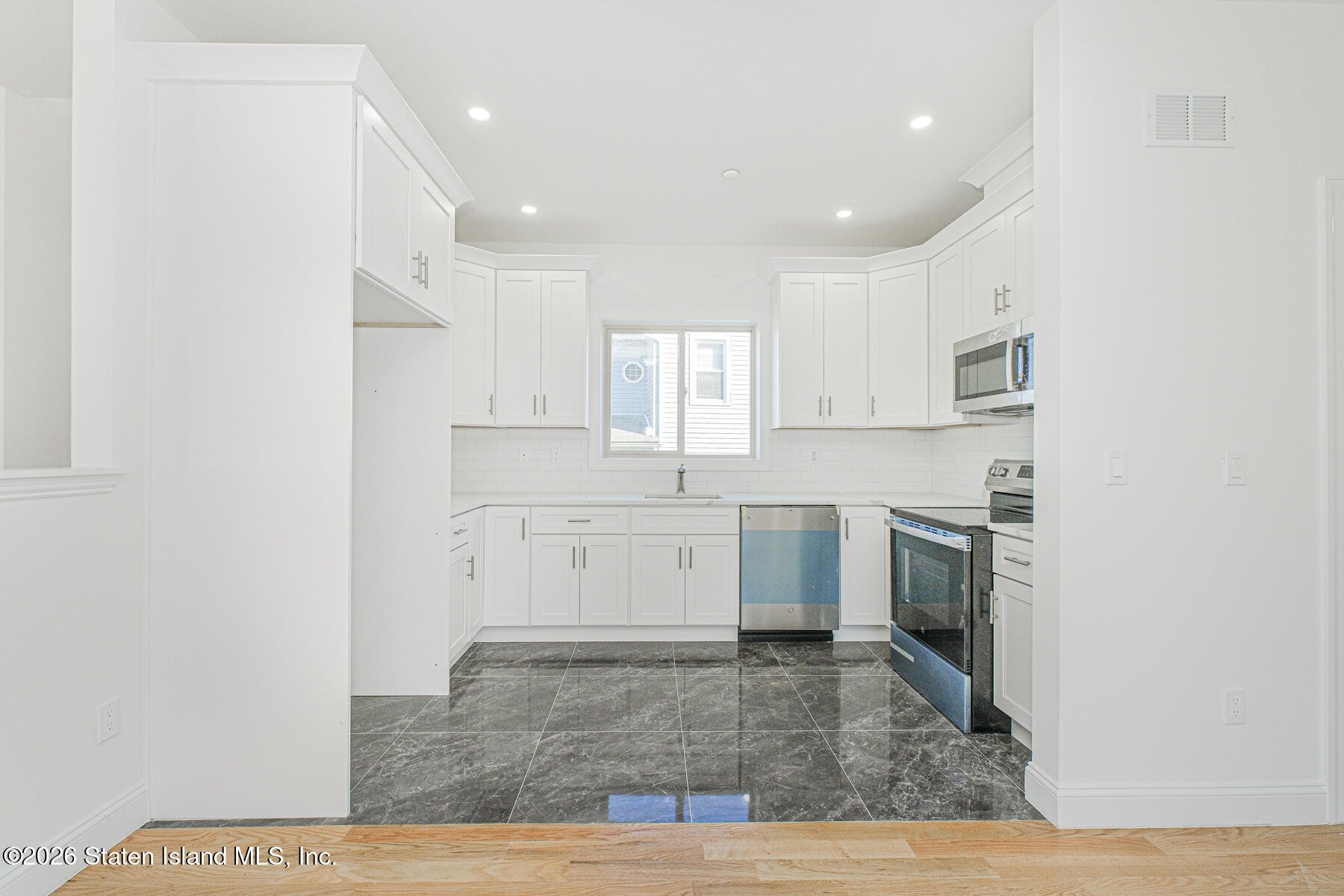 16 Church Avenue, Staten Island, NY, 10314 image 29