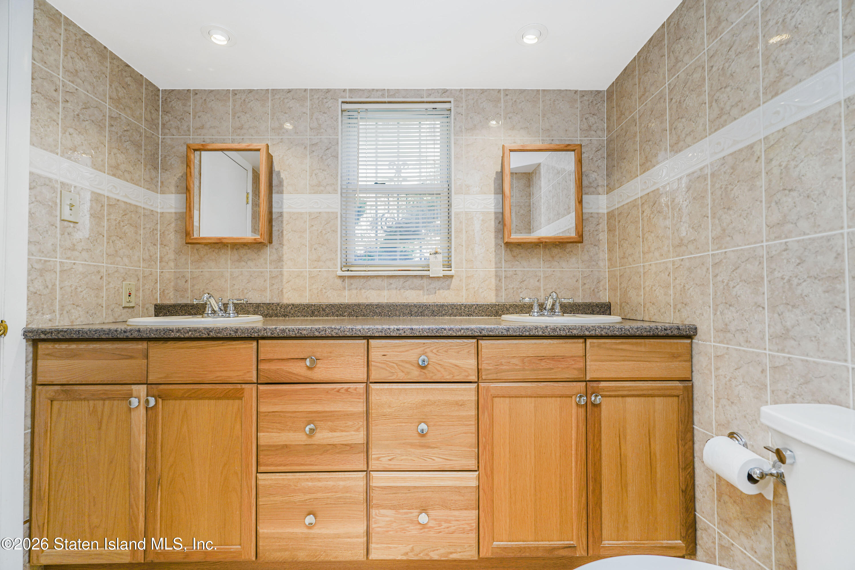215 Coverly Avenue, Staten Island, NY, 10301 image 17