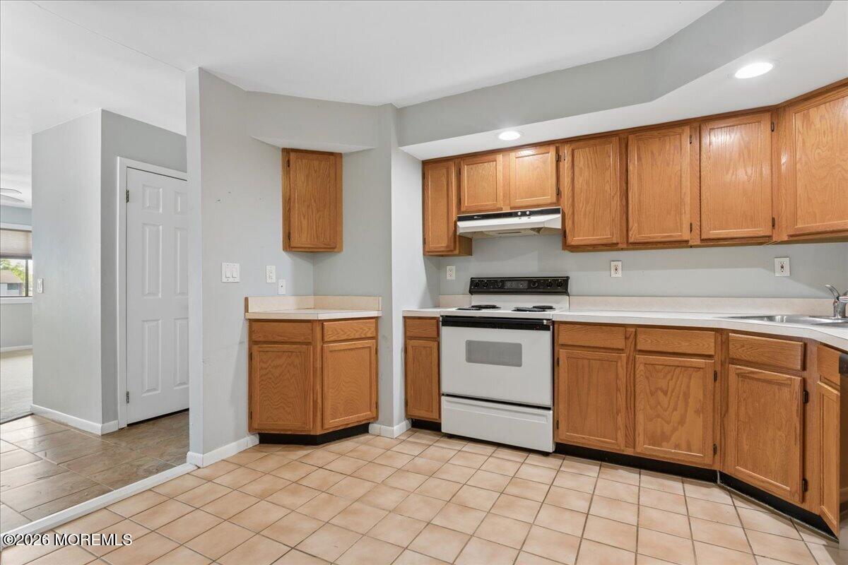 C10 Avon Drive, East Windsor, NJ, 08520 image 10