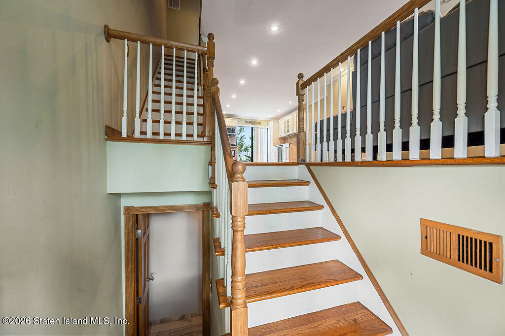 340 Hillbrook Drive, Staten Island, NY, 10305 image 7