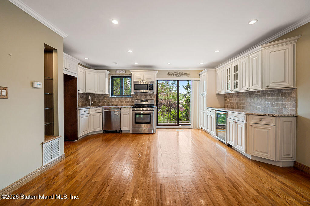 340 Hillbrook Drive, Staten Island, NY, 10305 image 11