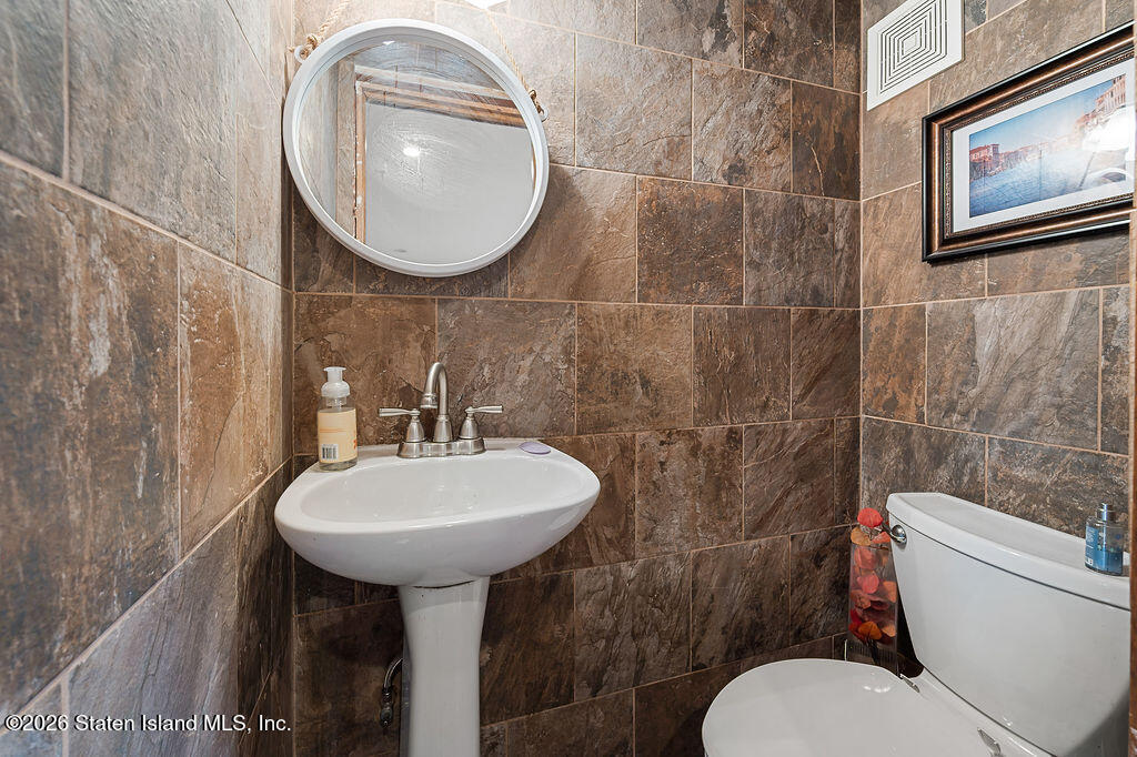 340 Hillbrook Drive, Staten Island, NY, 10305 image 15