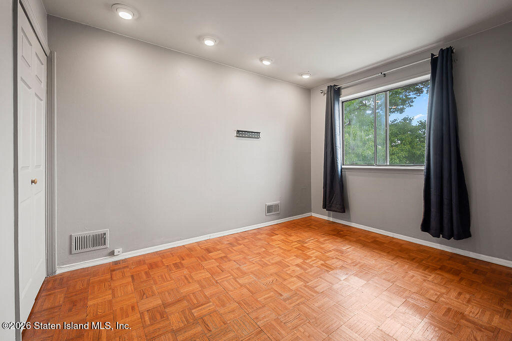 342 Hillbrook Drive, Staten Island, NY, 10305 image 10