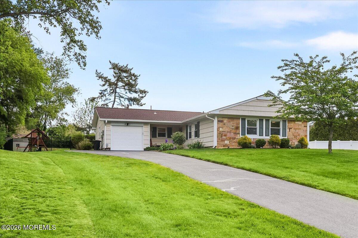 12 Clinton Drive Image 1