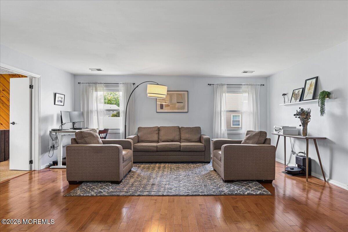 12 Clinton Drive Image 3