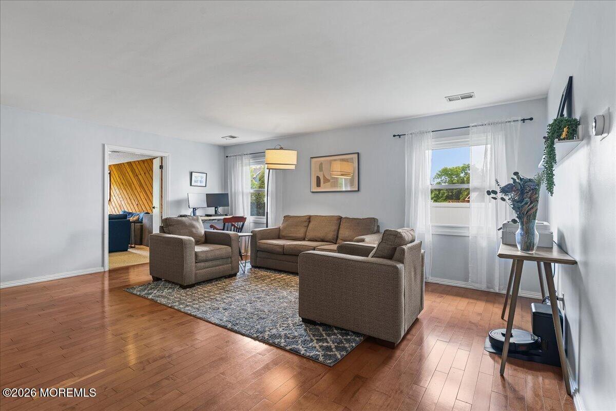 12 Clinton Drive Image 4