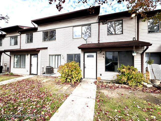 92 Wolkoff Lane Image 1