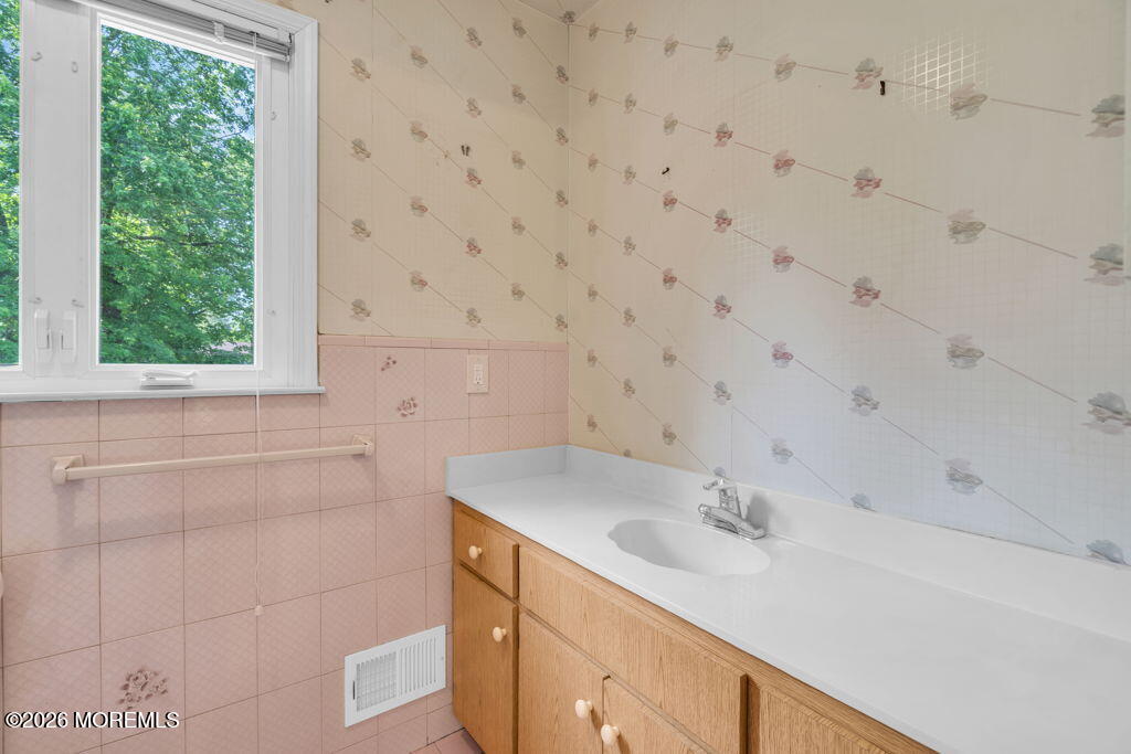1 Dickinson Lane, Morganville, NJ, 07751 image 20