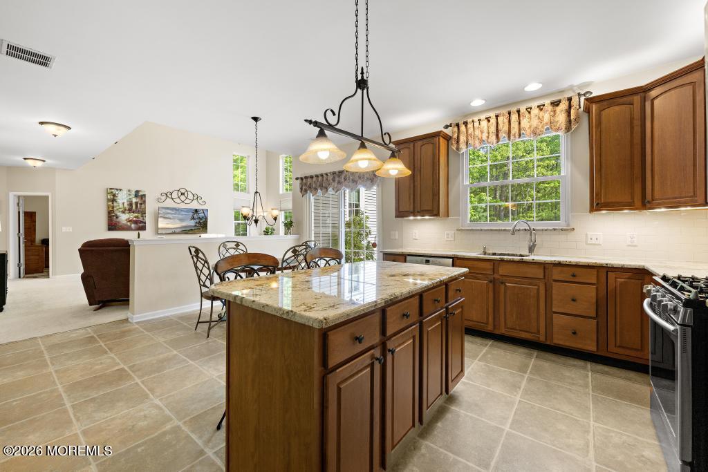 125 Kensington Drive Image 4