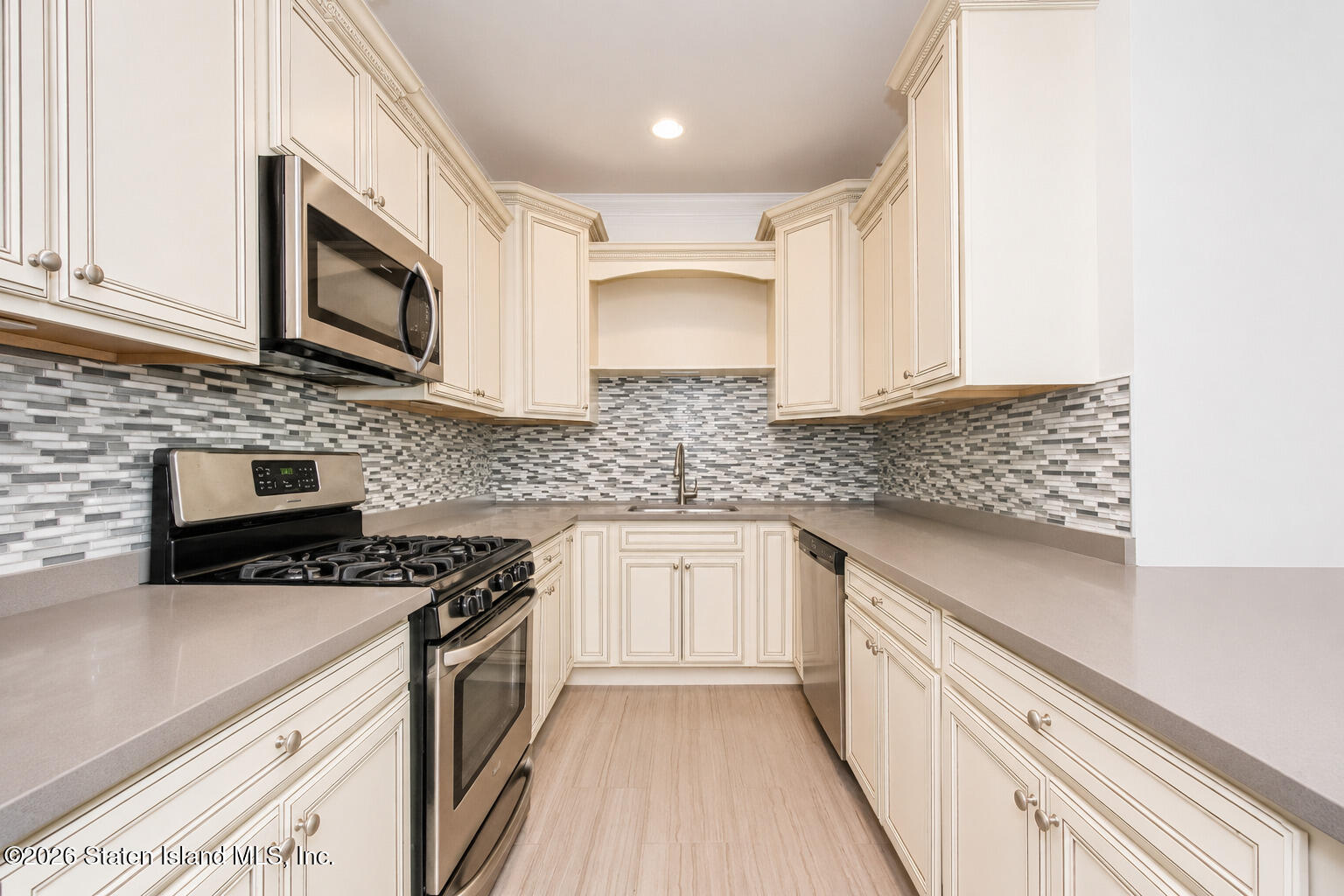 155 El Camino Loop, Staten Island, NY, 10309 image 12