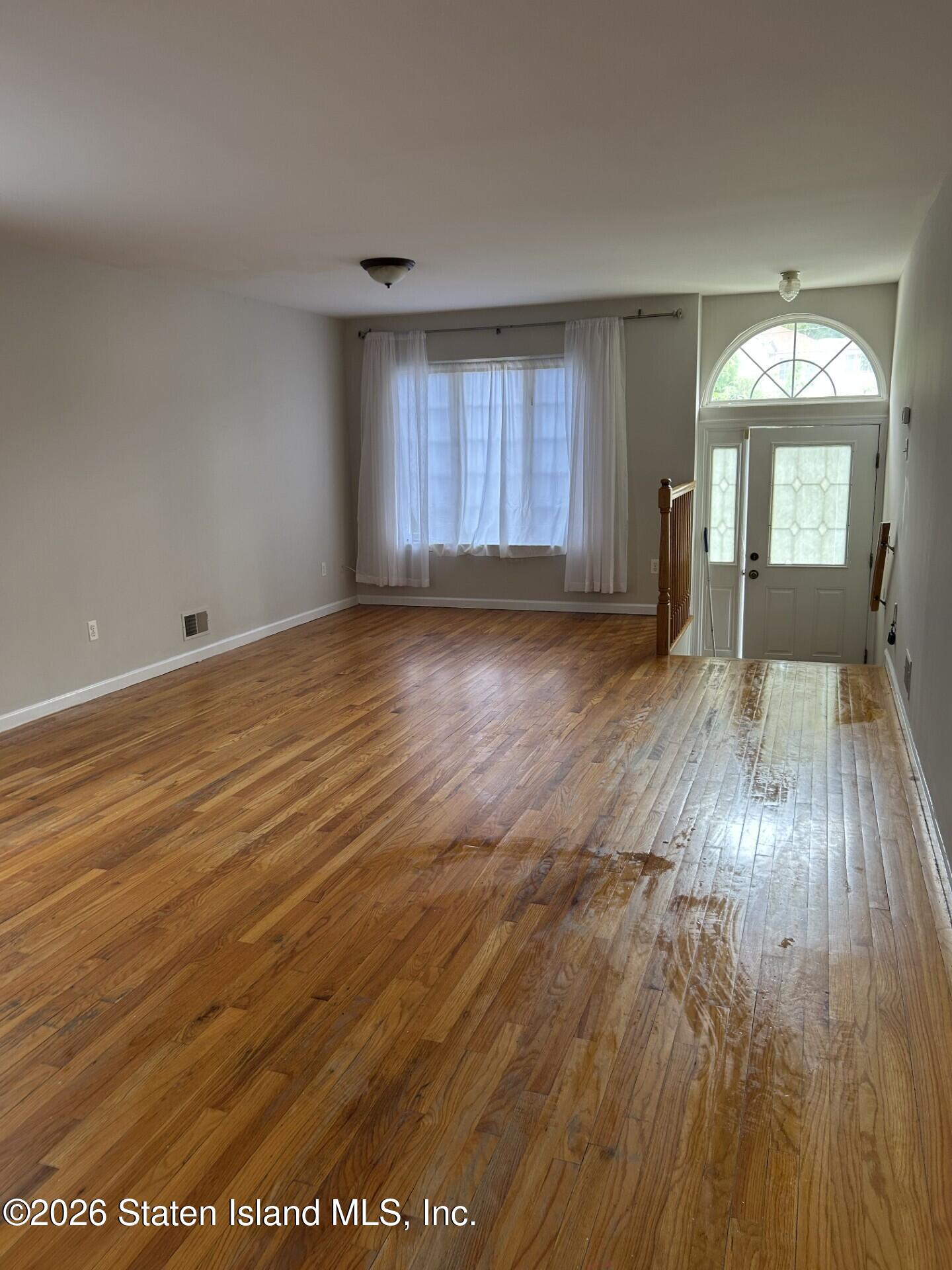 1322 Rockland Avenue Image 4