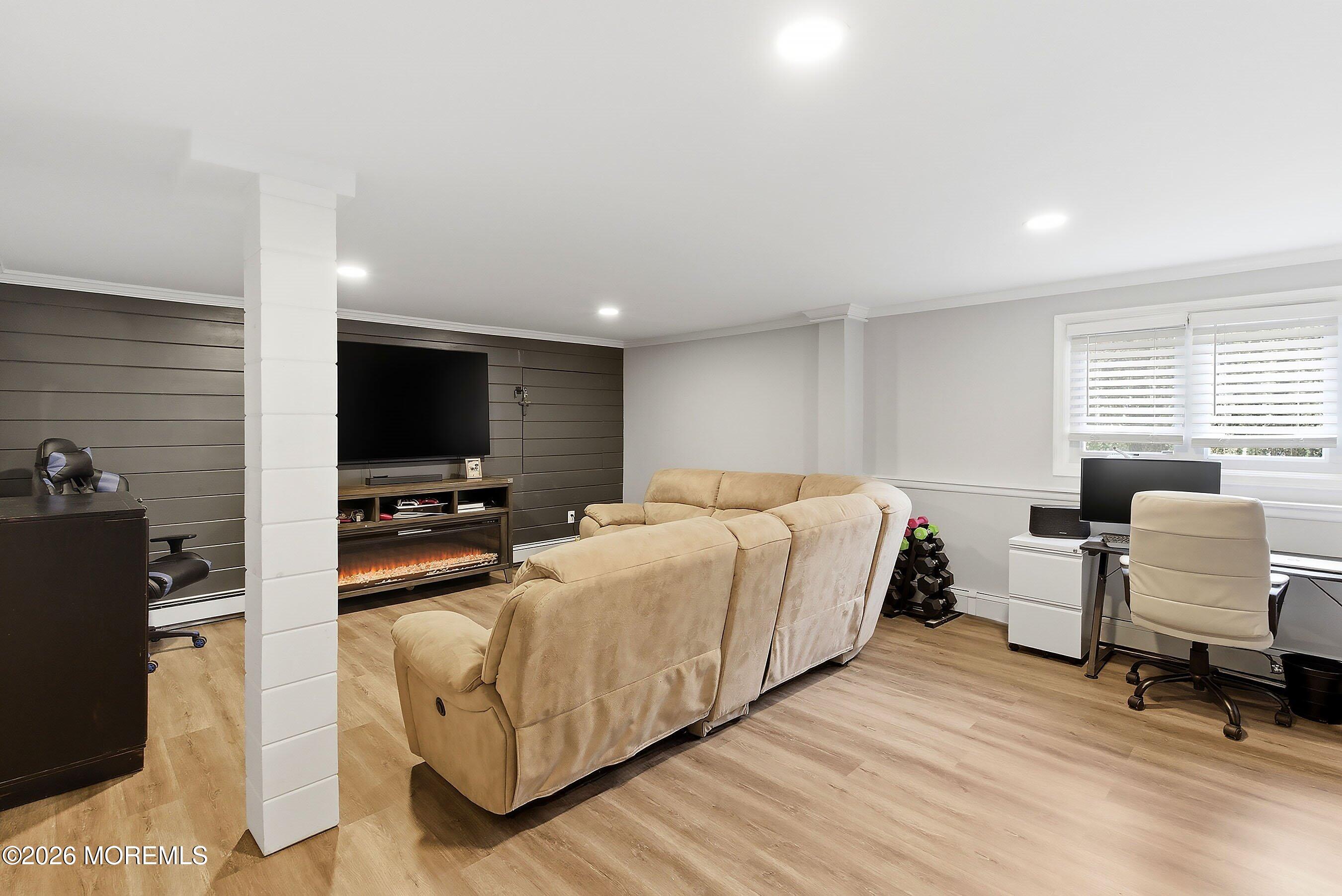 1114 Interlaken Avenue Image 2