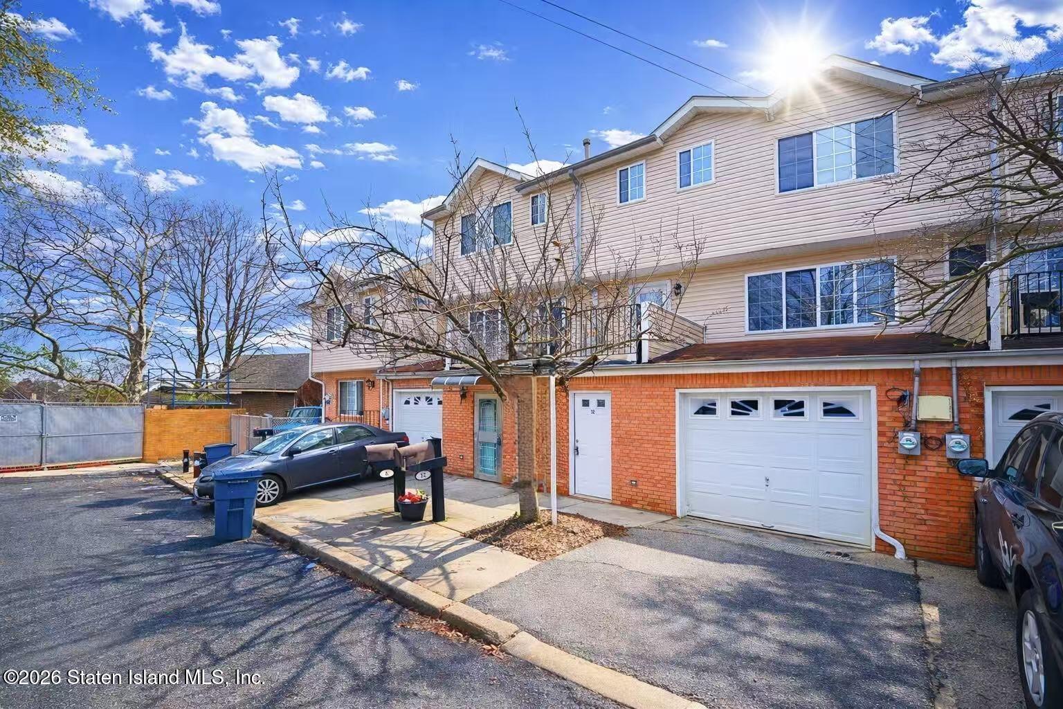 12 Tompkins Place Image 4