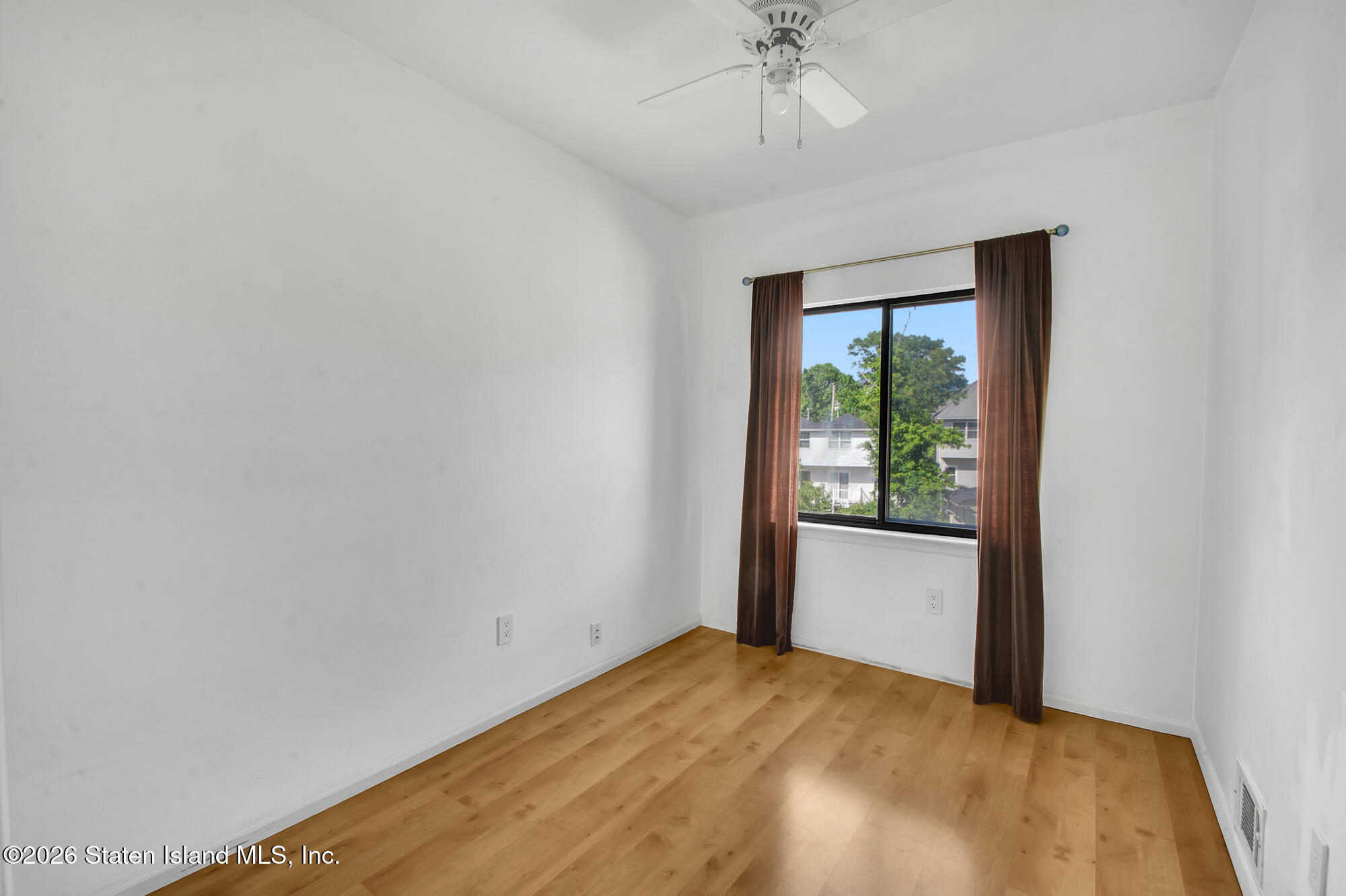 52 Fox Hunt Court, Staten Island, NY, 10301 image 10