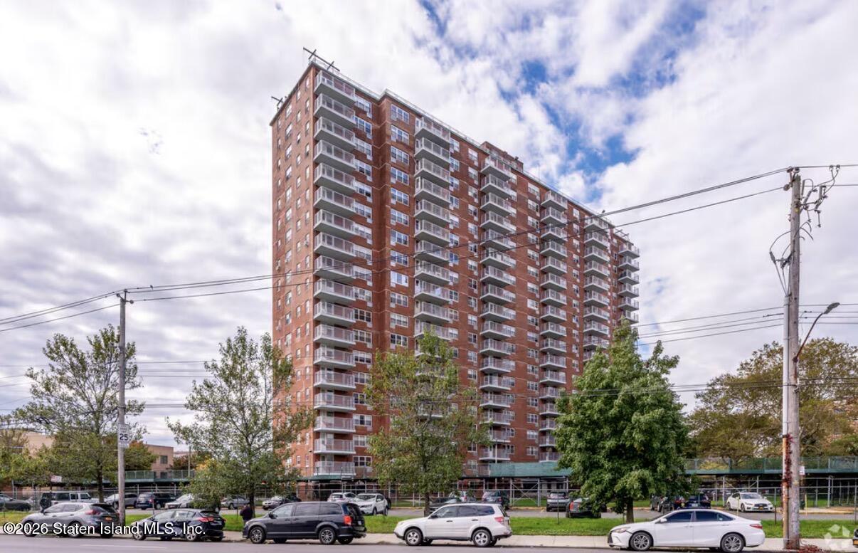 2475 W 16th Street 2a Image 1