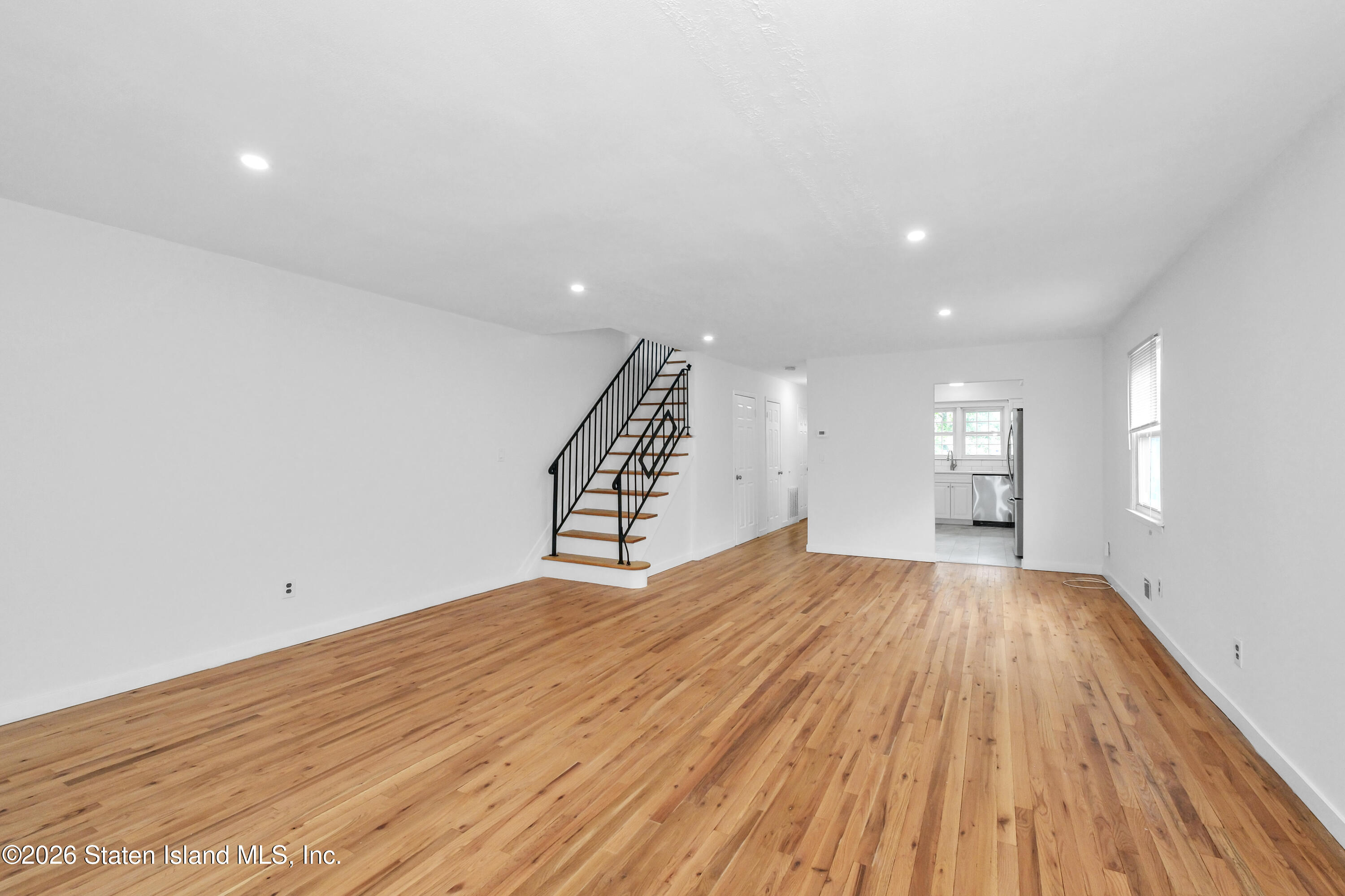 24 Park Street Image 1